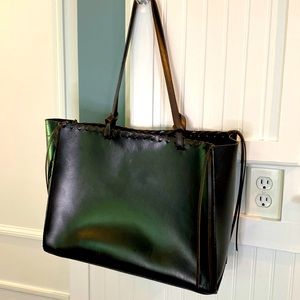Zara Women collection leather tote perfect for Fall/ Winter travel